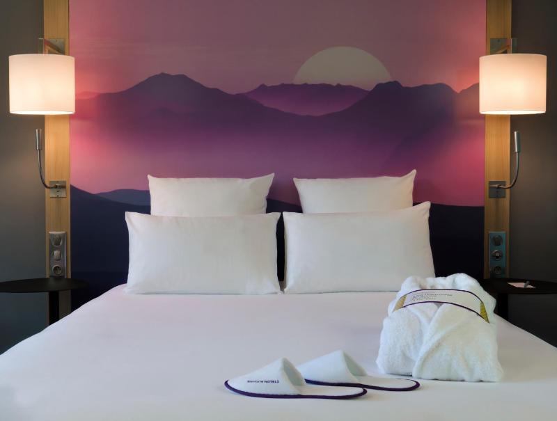 Privilege Double Room image 3