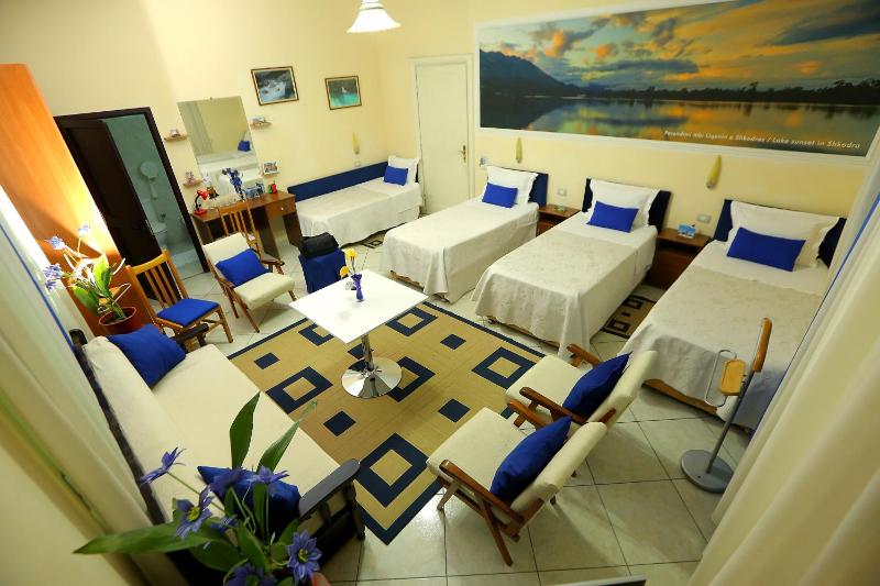 Quadruple Room image 3