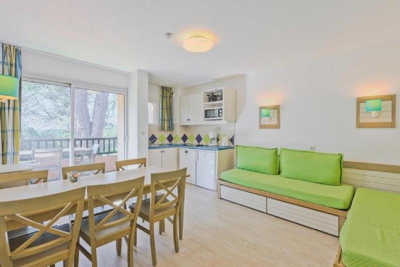 Select Two-Bedroom Apartment (6 People) image 2