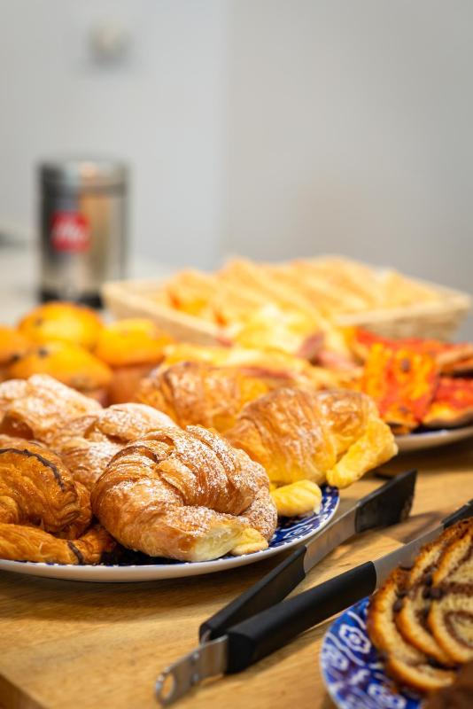 Superior Triple Room image 2