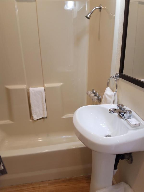 Deluxe Double Room with Extra Bed image 2
