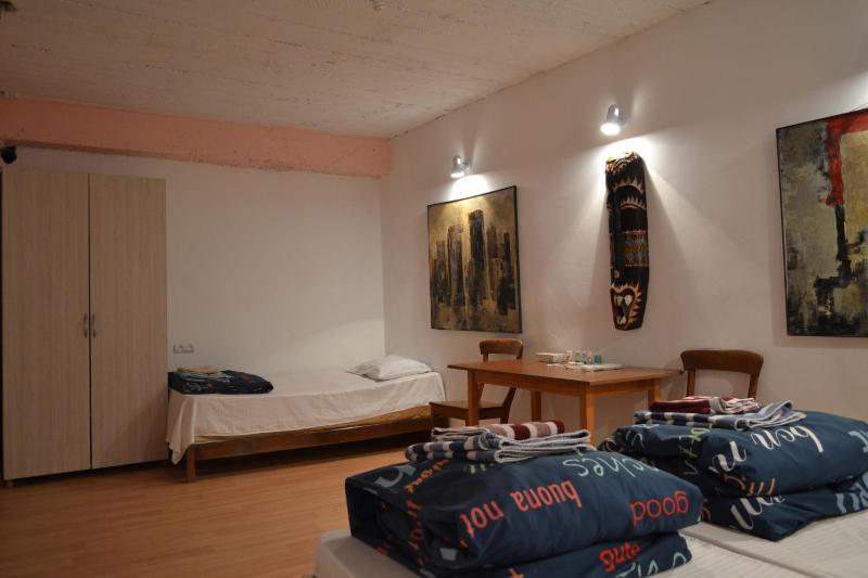 Standard Double or Twin Room without Window image 2