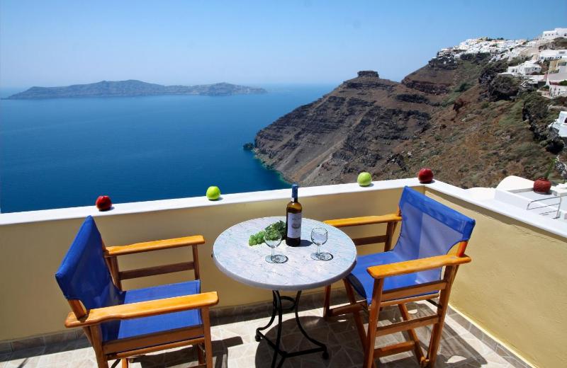Premier Room with Caldera View image 3