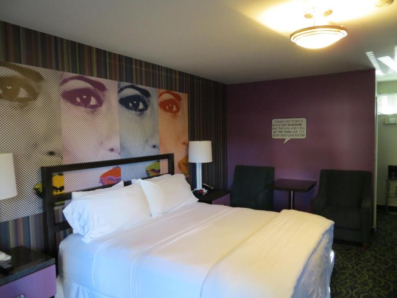 7 Springs Inn & Suites - image 10