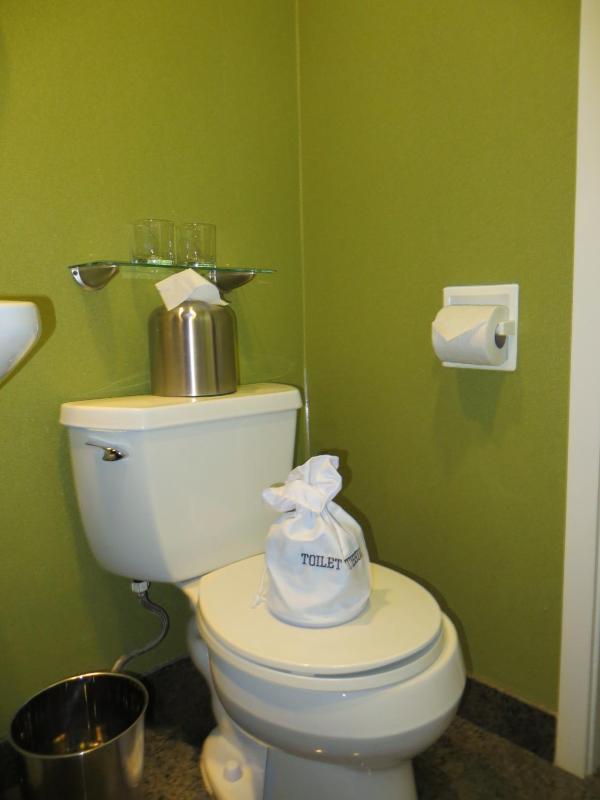 7 Springs Inn & Suites - image 3