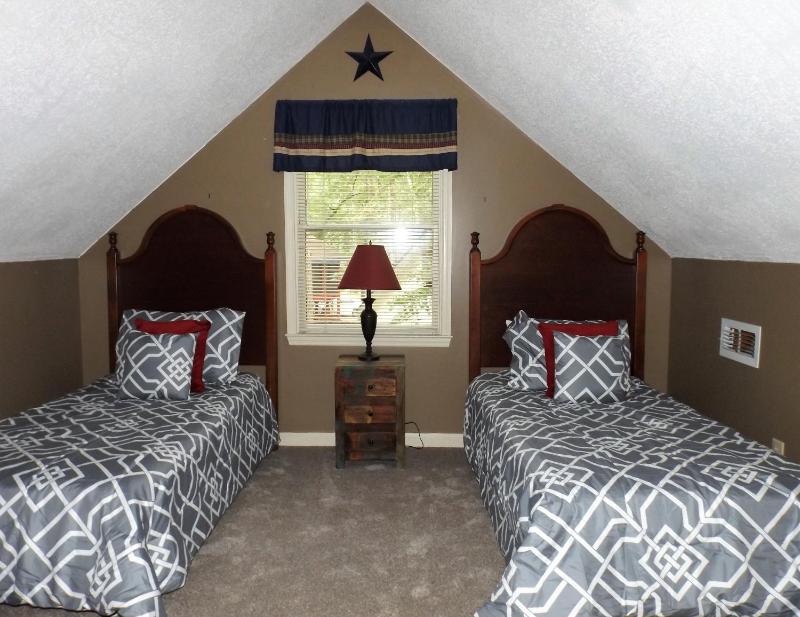 Three-Bedroom House image 2