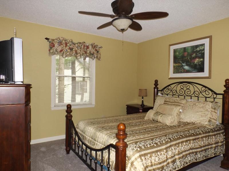 Three-Bedroom House image 4