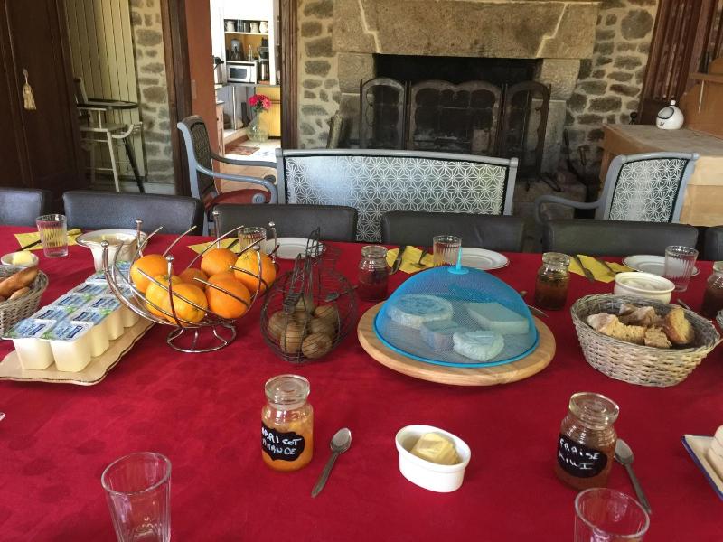 Standard Family Room image 1