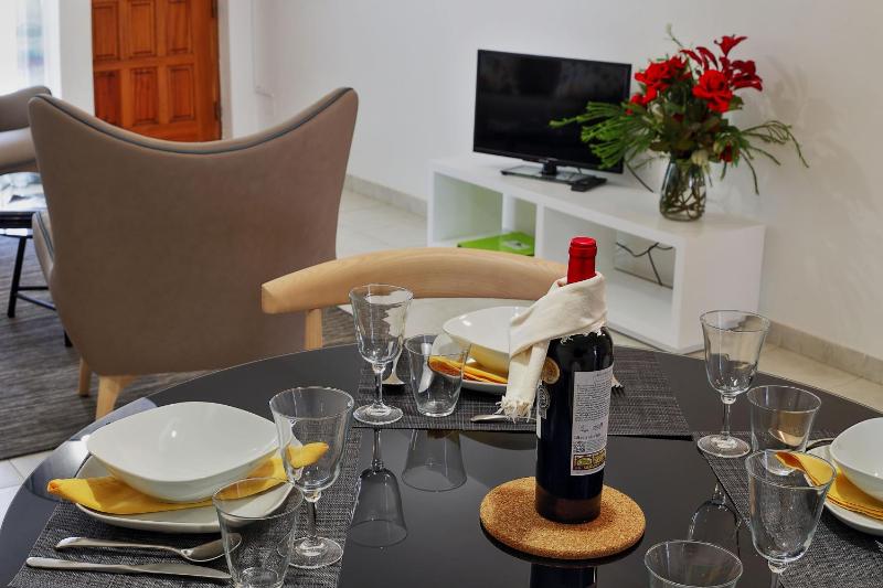 Superior One-Bedroom Apartment image 3