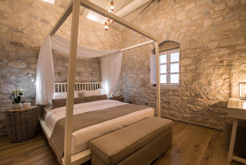 Villa with Sea View image 4