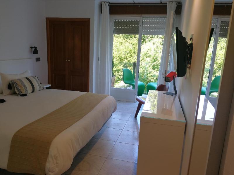 Double Room image 4