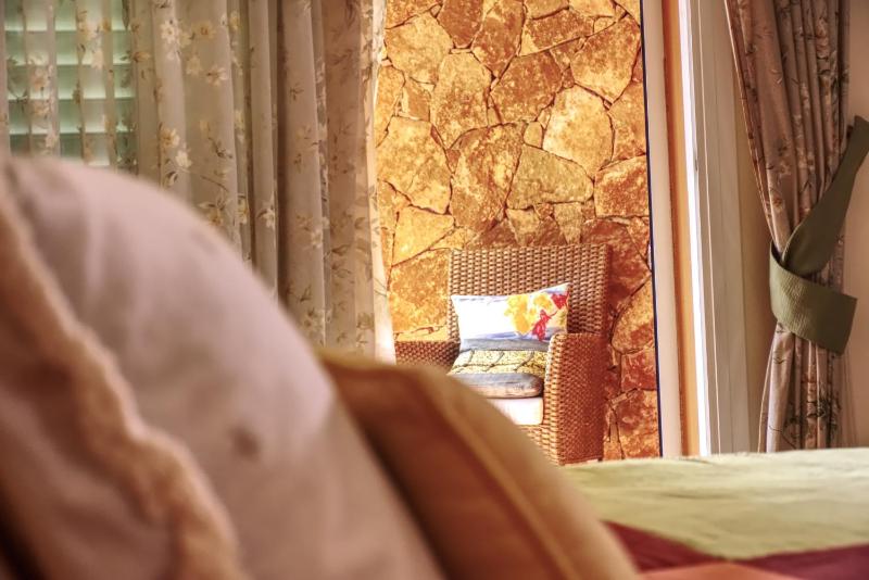 Double Room with Sea View image 2