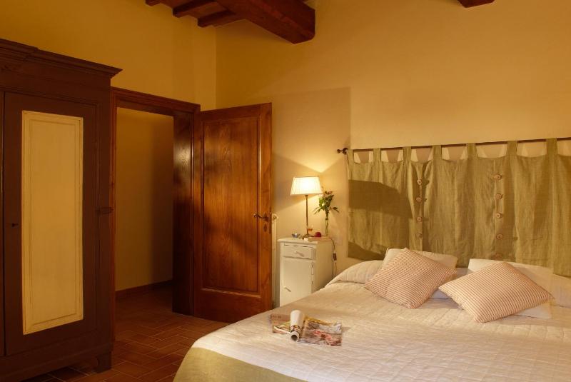 Two Bedroom Apartment with Patio (5 Adults) image 1