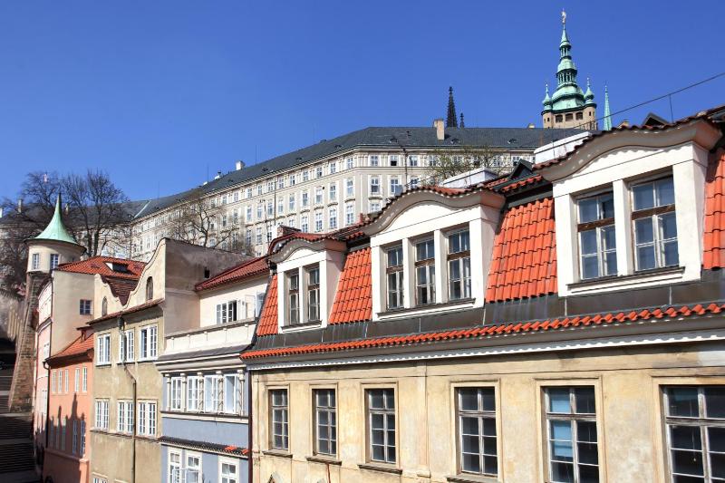 Superior One-Bedroom Apartment image 2