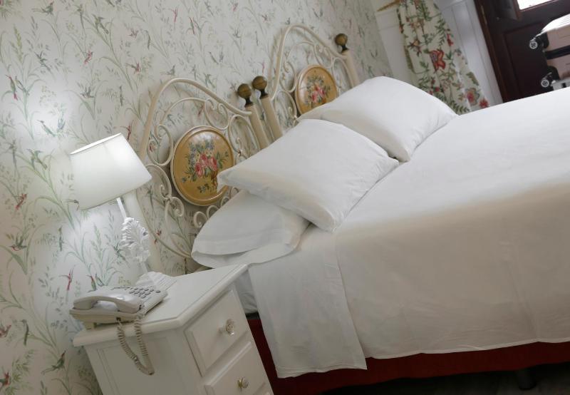 Superior Double Room image 2