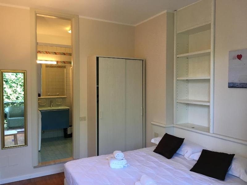 Sunset Apartment - image 17