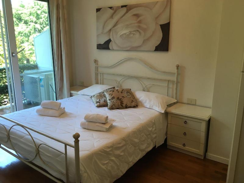 Sunset Apartment - image 12