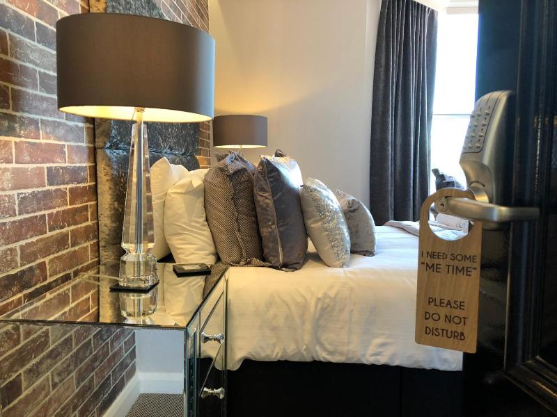 Superior Double Room image 3