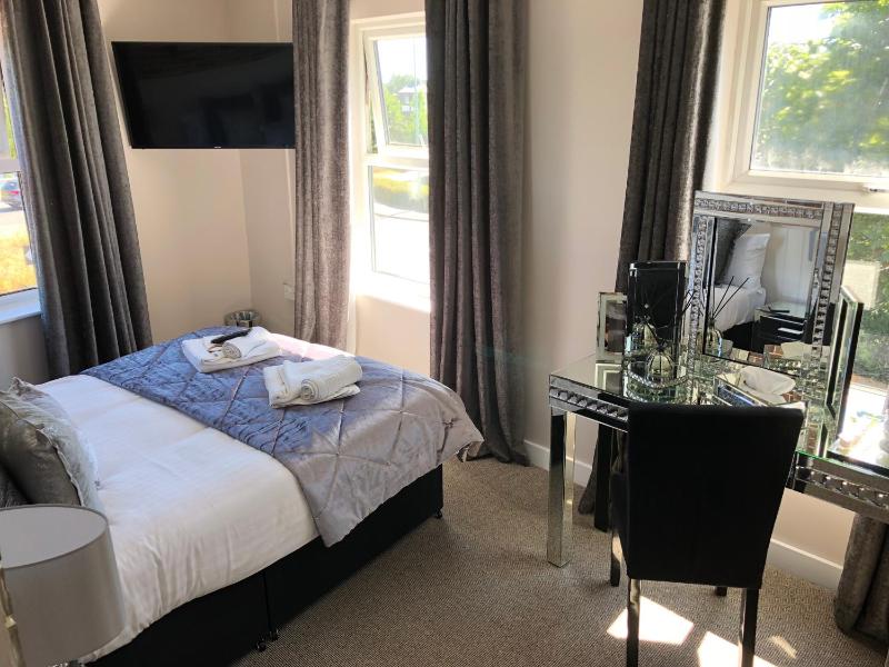 Deluxe Double Room image 1