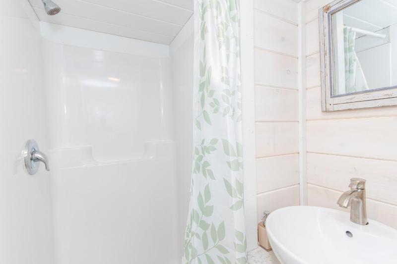Tiny House Siesta - image 31