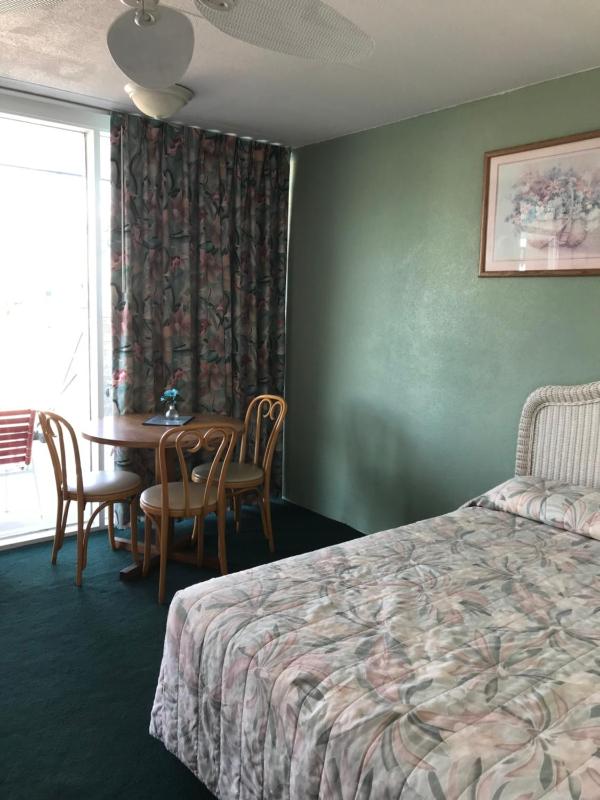 Suite - Upper Floor image 3