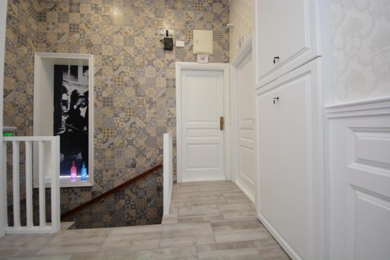 Studio Apartment image 4