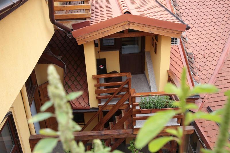 Double Room with Balcony image 3