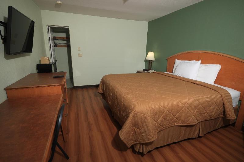 King Room - Non-Smoking image 4