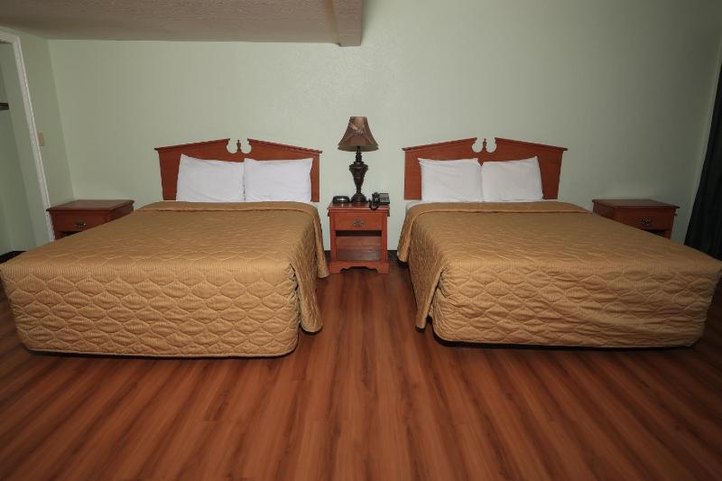 Standard Family Room image 4