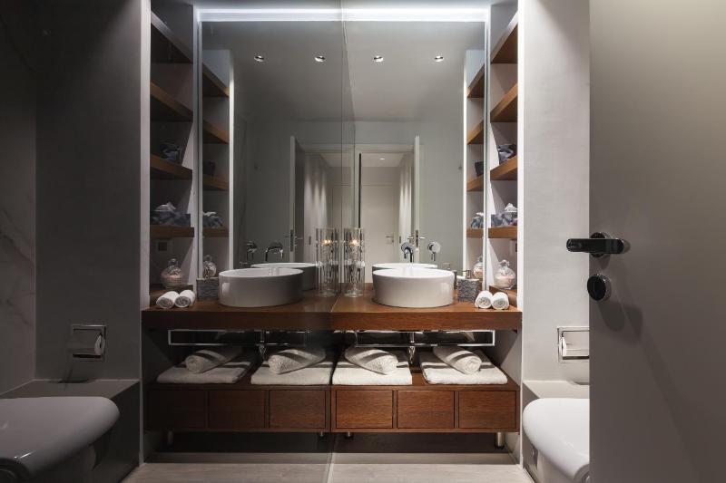 Superior Apartment image 3