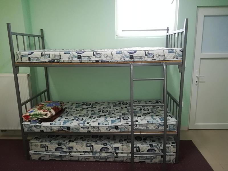 Twin Room image 4