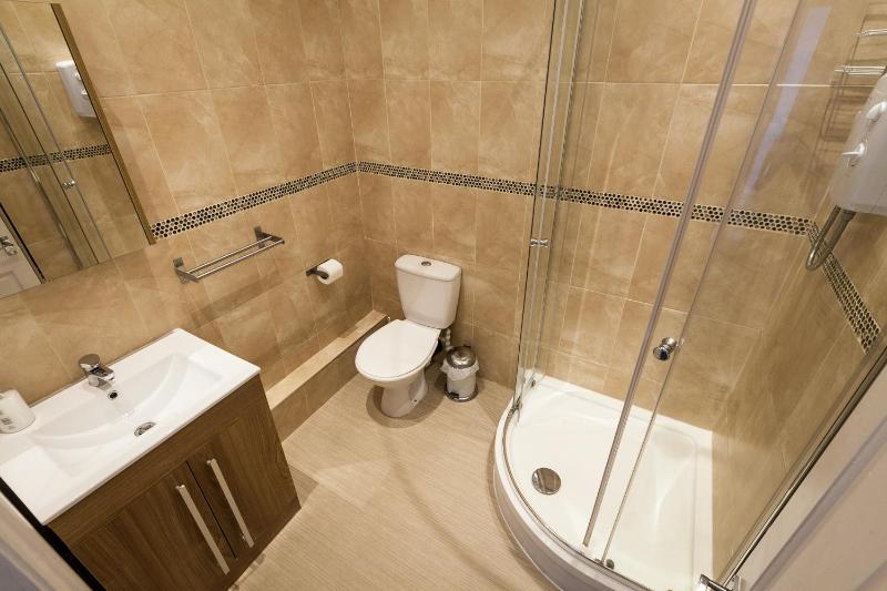 Clydesdale Apartments - image 50