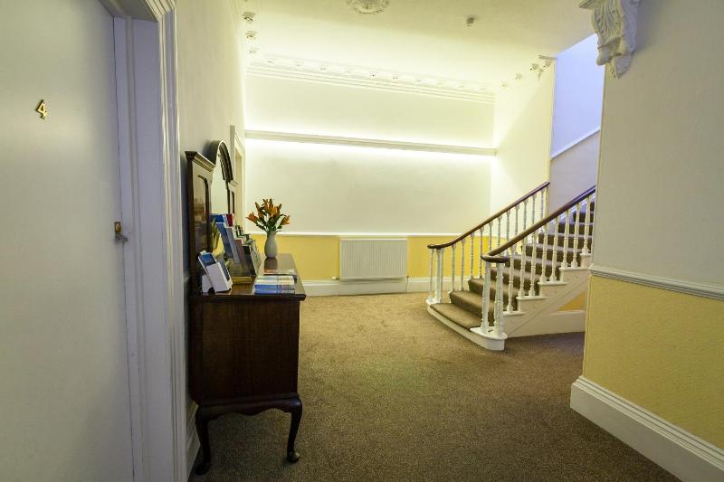 Clydesdale Apartments - image 8