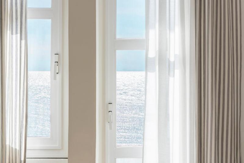 Double Room with Sea View image 2