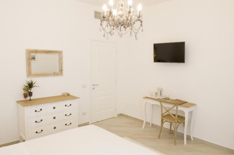 Deluxe Suite image 2