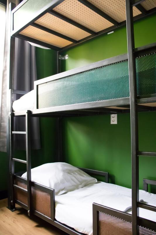 Twin Room with Shared Bathroom image 2