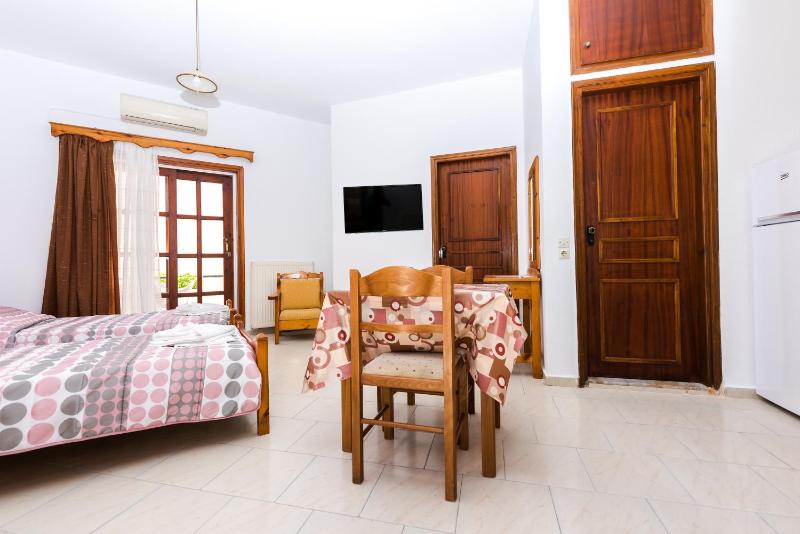 One-Bedroom Apartment image 2