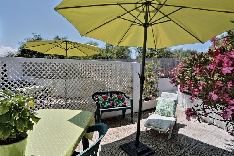 Basic One-Bedroom Apartment with Patio image 2