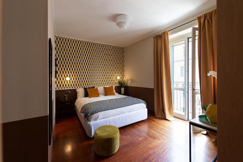 Deluxe King Suite image 4