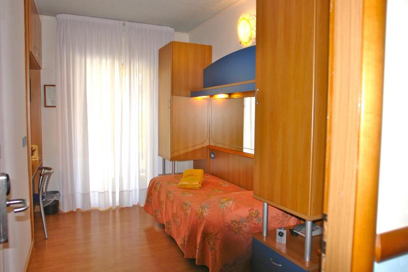 Single Room image 1