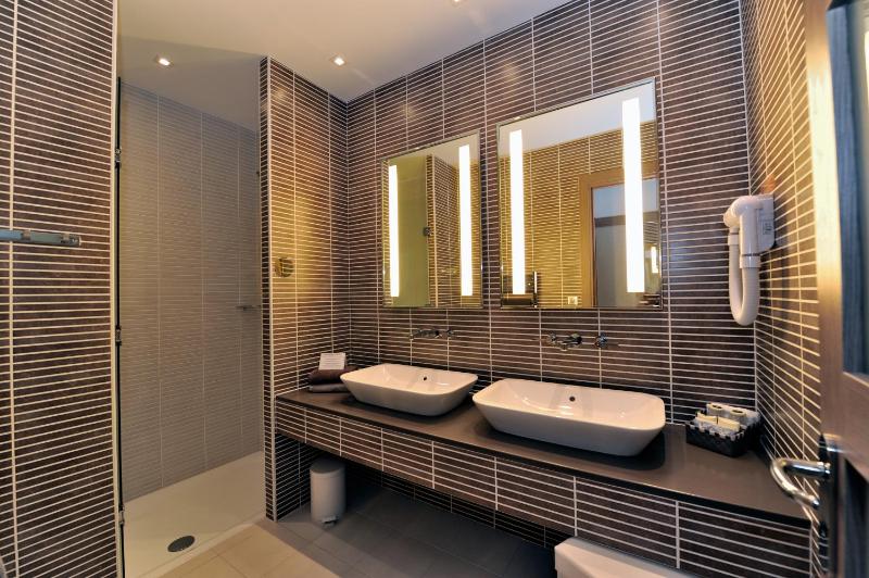 Superior Double Room image 4