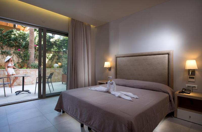 Superior Room image 4