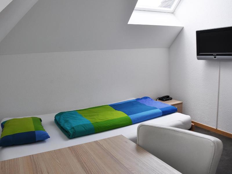 Standard Single Room image 4
