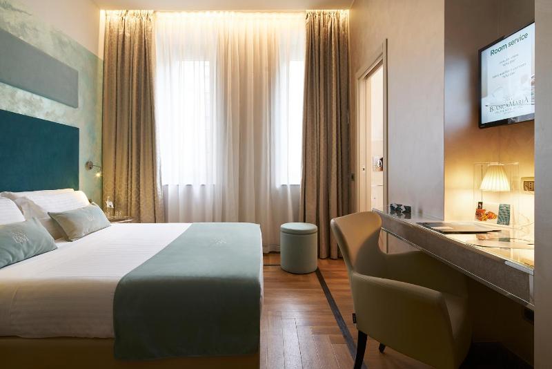 Double or Twin Room image 4