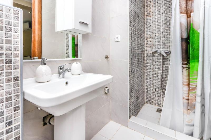Luxury Studio Apartment image 2