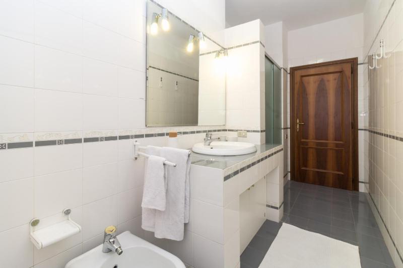 Standard Room with Private External Bathroom image 2