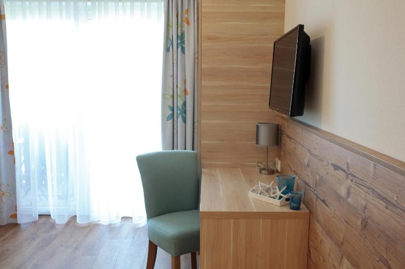 Single Room with Balcony image 4