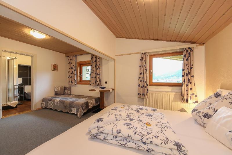 Superior Double Room image 3