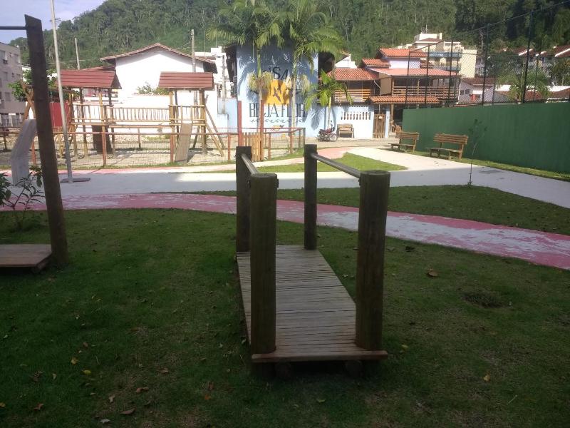 Praia Grande em Ubatuba 300m do mar 2 quartos Ar condicionado piscina - image 26