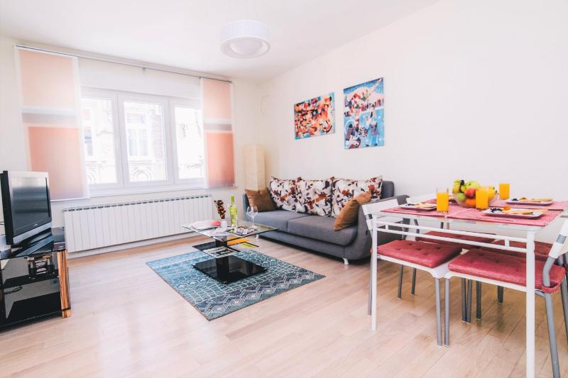 Modern apartment near Cathedral - BEST LOCATION - image 11